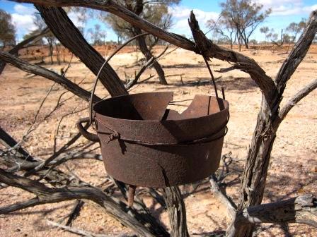Camp_oven_broken_post_002.JPG