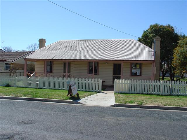 DSC01098_Small.JPG
