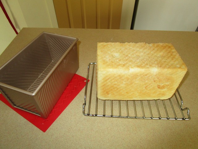 New_bread_tin_02.jpg