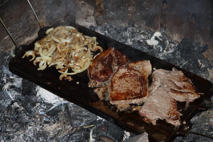 Steak_and_Onions.jpg